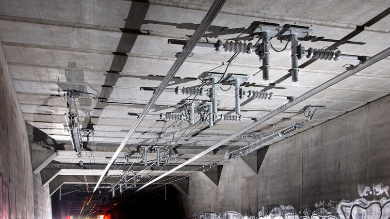 electrification conductor rail in a tunnel